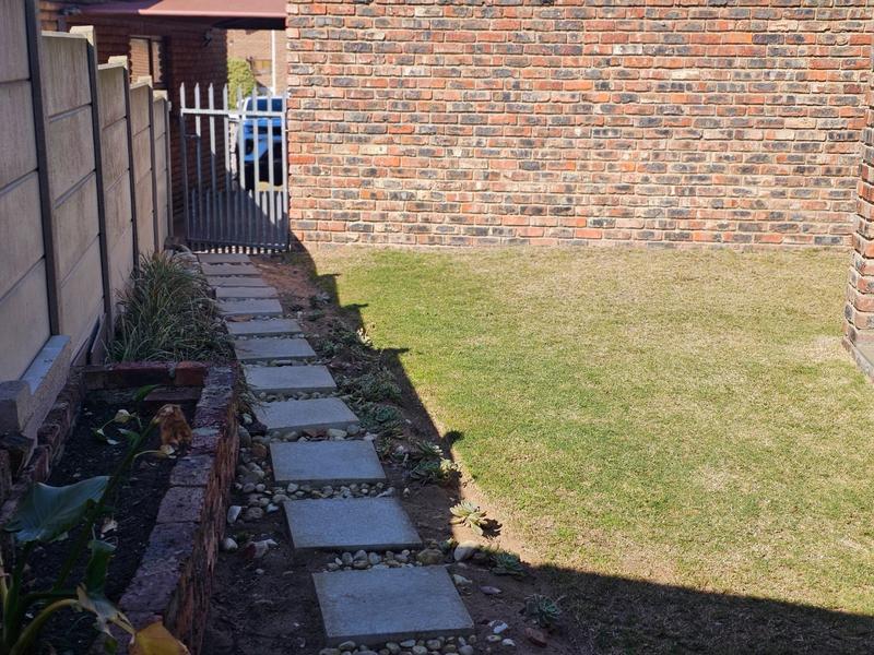 8 Bedroom Property for Sale in Mossel Bay Central Western Cape